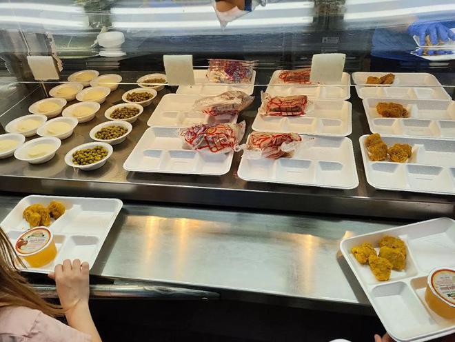 中国美食后回国面对白人饭简直生不如死爱游戏app网站首批免签来华老外尝过(图7)