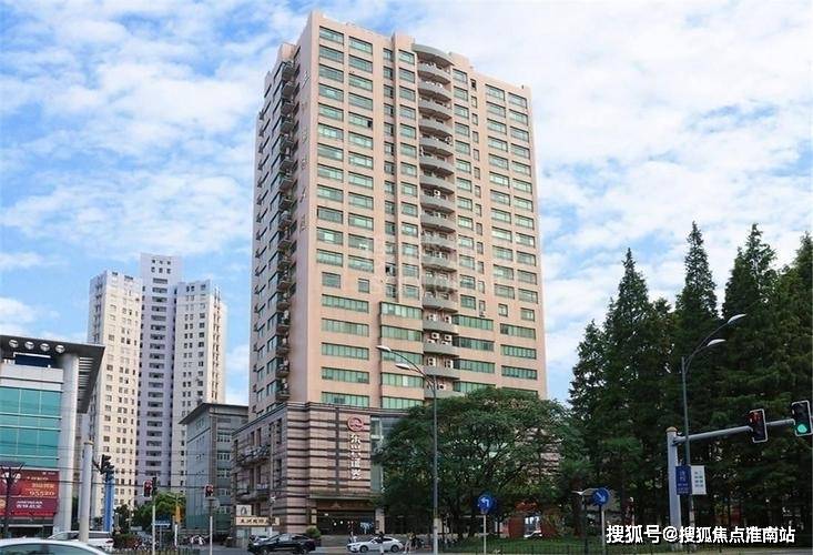 →首页网站→交房时间→在售详情→户型价格→小区环境→24小时热线爱游戏app徐汇天镜售楼处电话→徐汇天镜售楼中心电话→楼盘百科(图3)